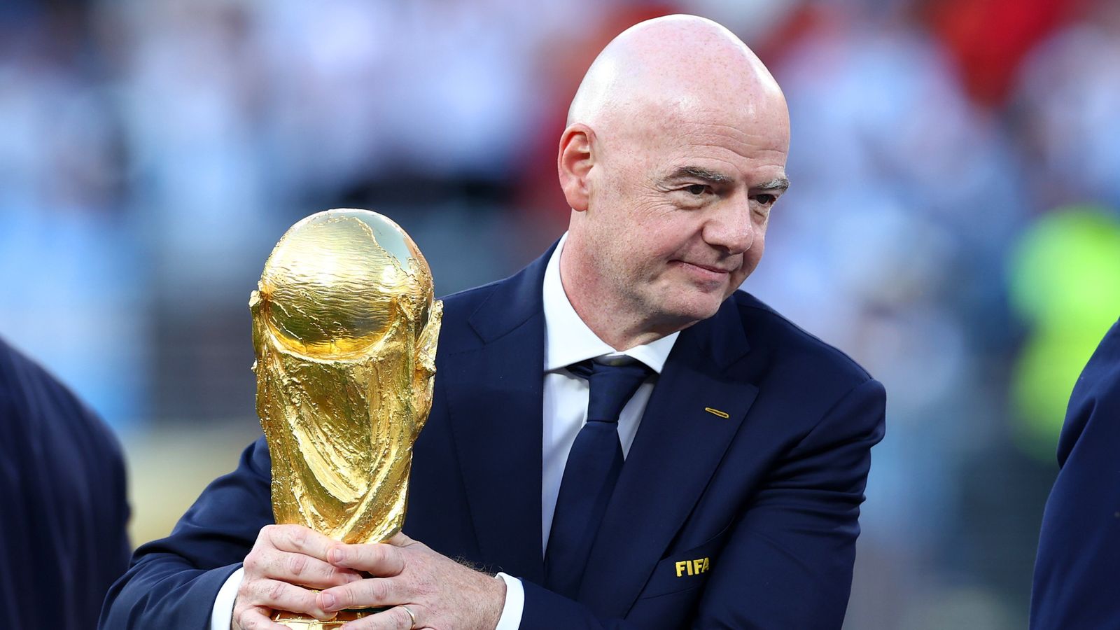 世界杯:国际足联主席贾尼·因凡蒂诺提供3000万英镑激励,促使成员支持有争议的私募投资计划